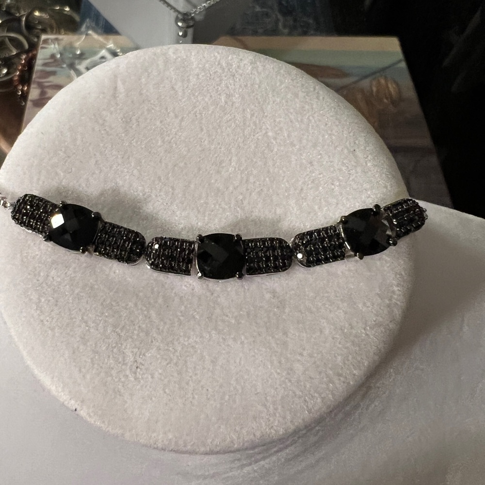 Black spinel bracelet with slide adjustment